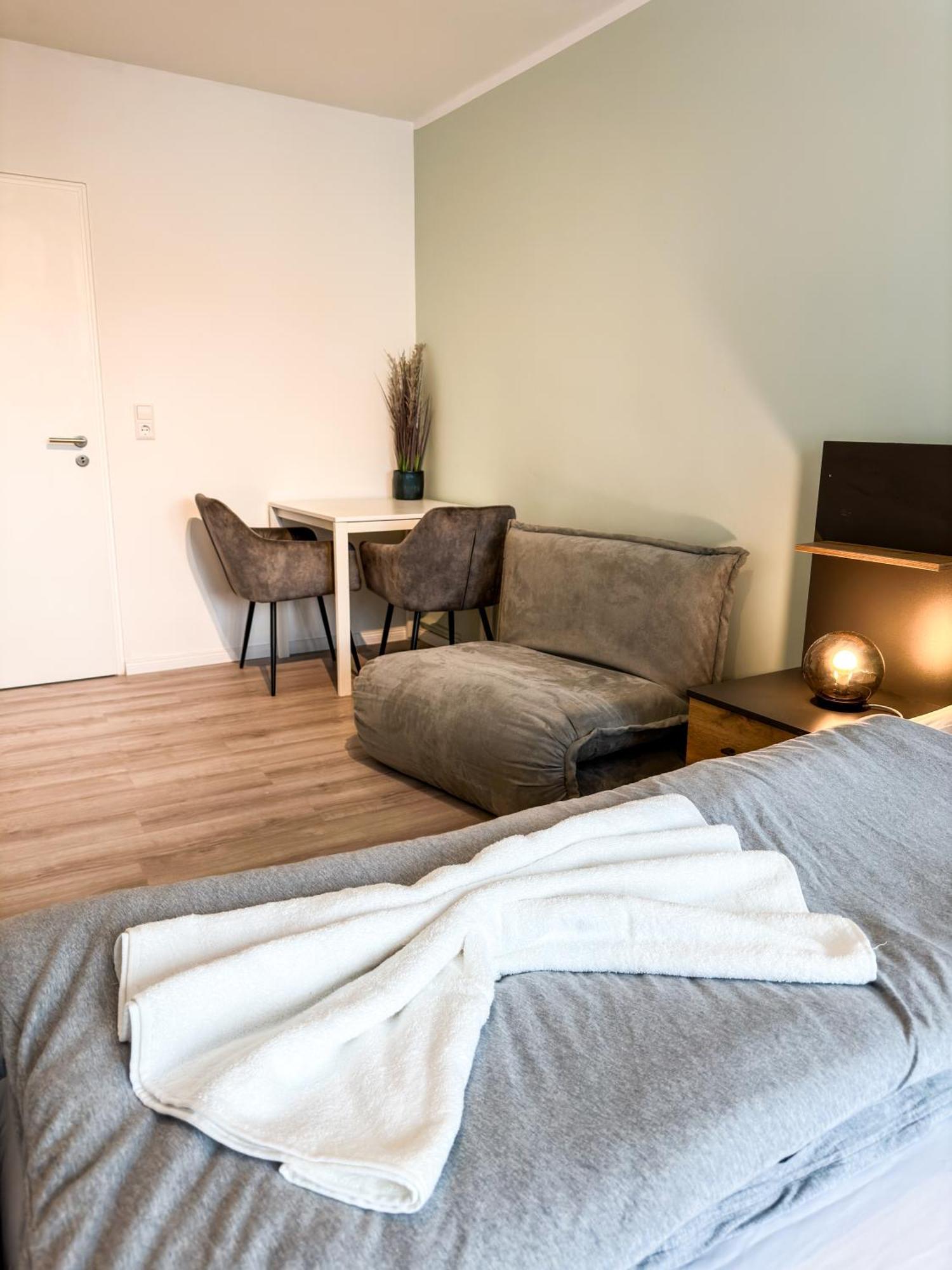 Apartment Fuer 3 Gaeste Mit Kostenlosen Parkplaetzen Und Lift 汉诺威 外观 照片